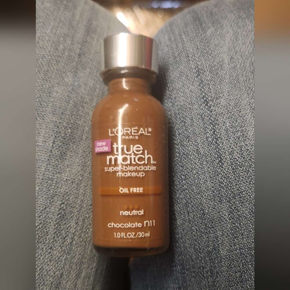 True match L'Oreal liquid foundation